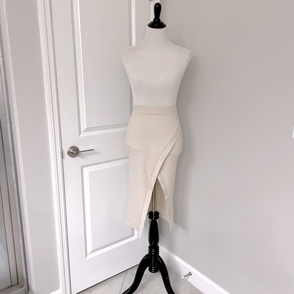 Lulu’s | Cream Wrap Skirt | Size Small NWOT - Picture 4 of 6